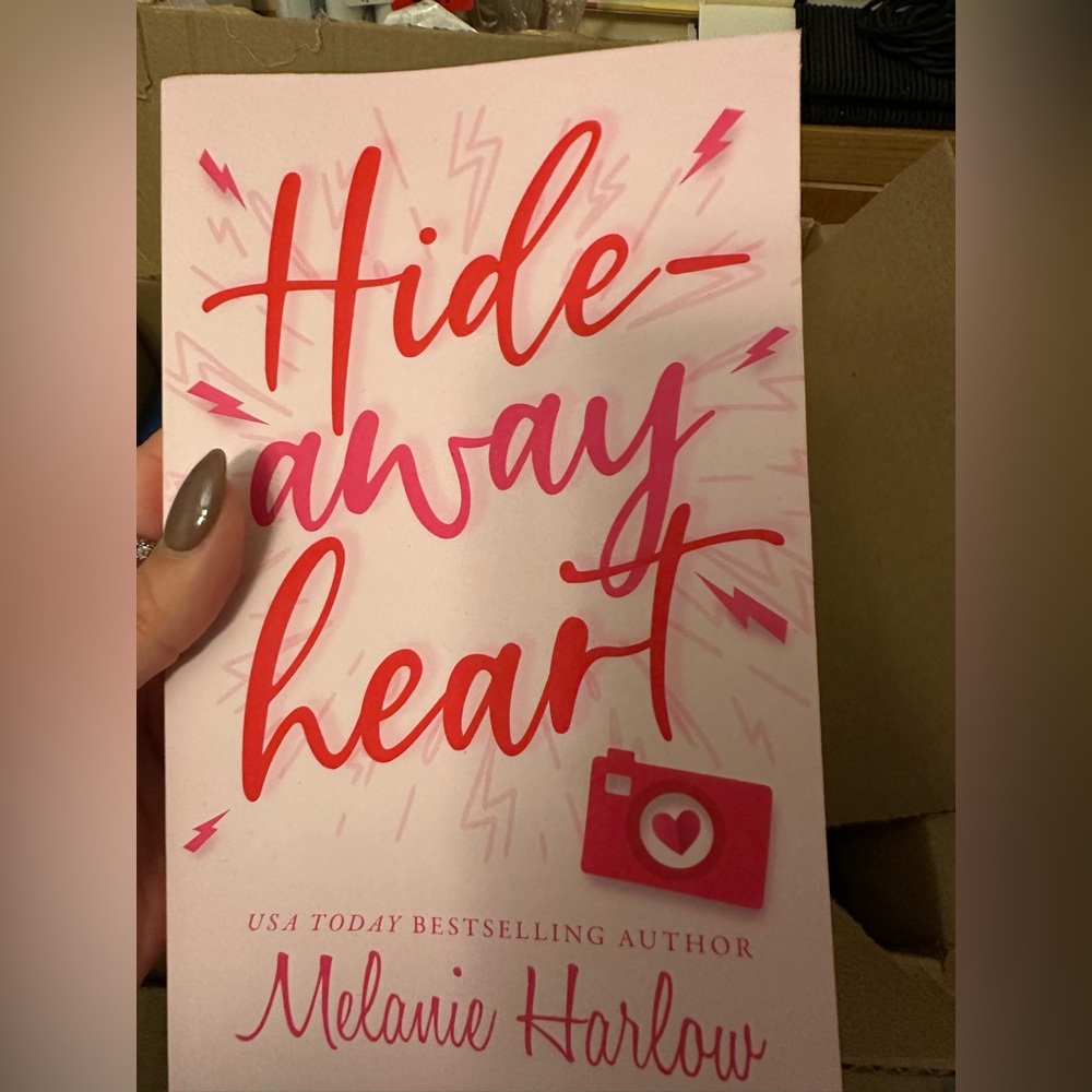 Hideaway Heart by - Pink Cover